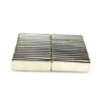 Lotto 2 Pezzi Magnete al Neodimio da 20x6x4mm Rettangolare NdFeB N35