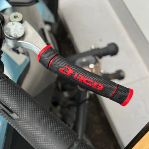 Manopola rossa anti-slittio frizione freno moto gomma alta qualità