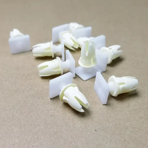 131-1.webp 10x fissaggi rivestimenti Mercedes W202 W203 W210 W220 A0019887681