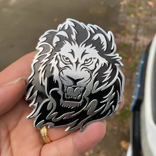 830-0.webp 1pz leone feroce auto sticker lega alluminio badge testina metallo universale